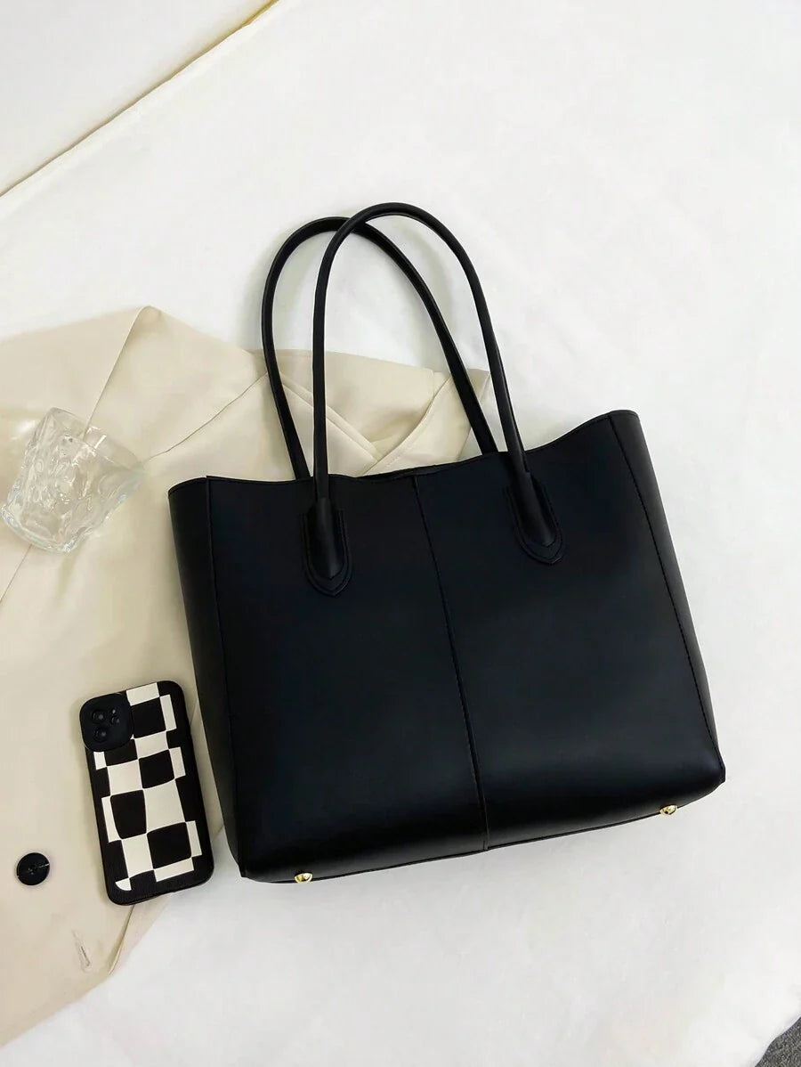 Carla shoulder tote in black