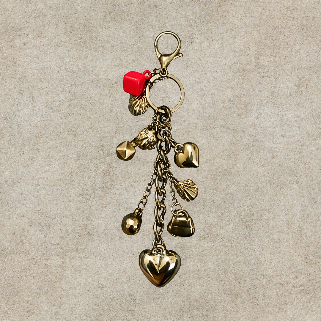 Ravora Heartfall Charm-Metallic