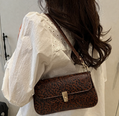 Ravora Candle light Bag