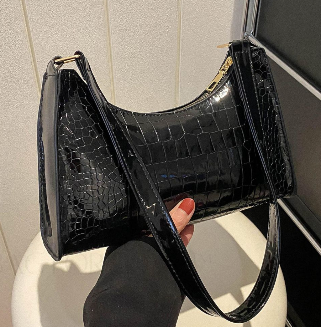 Lyana Allegra Bag in black