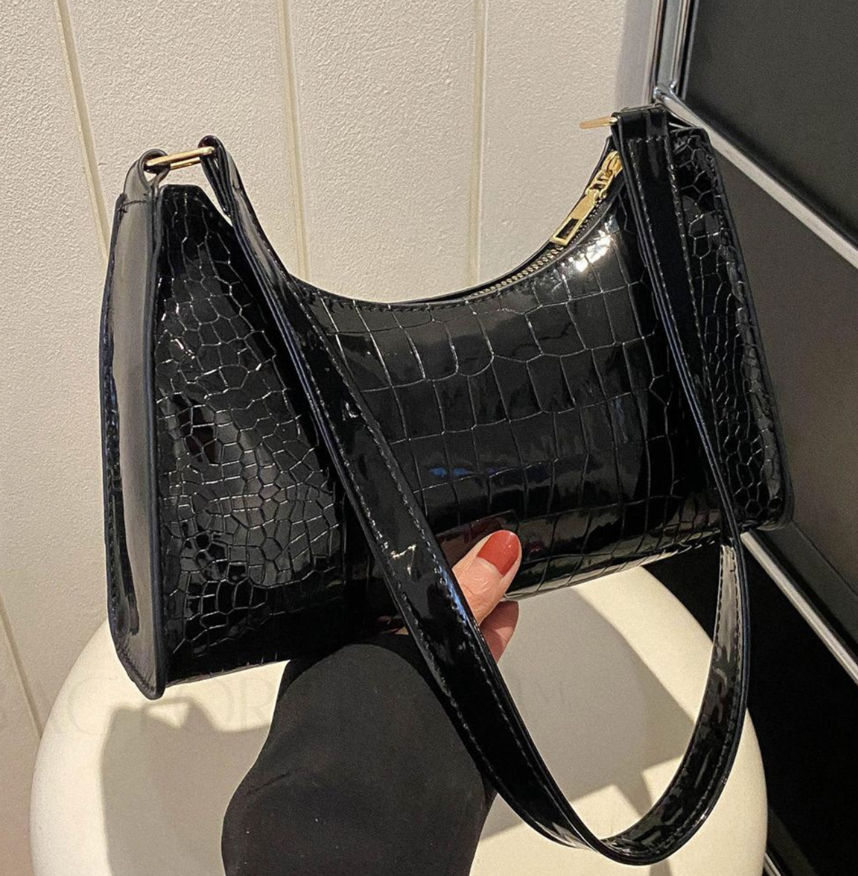 Lyana Allegra Bag in black